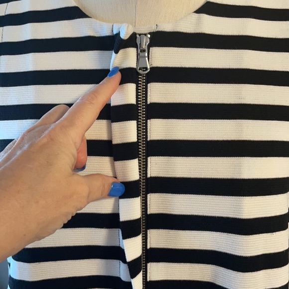CHICOS sleeveless stripe mini tunic dress Crew neckline, hidden front zipper Med - Picture 2 of 14